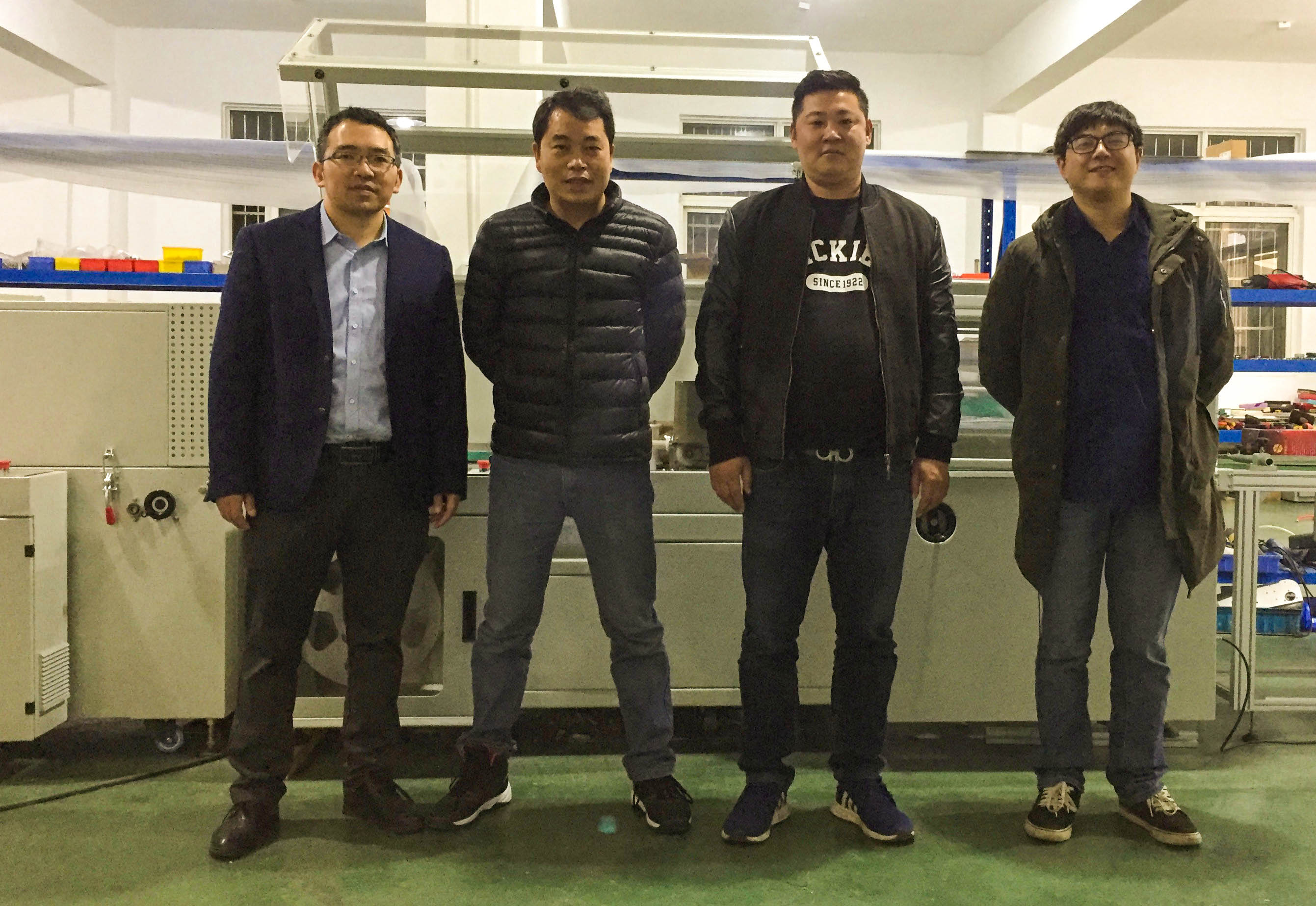Engineers of shrink wrapping machines